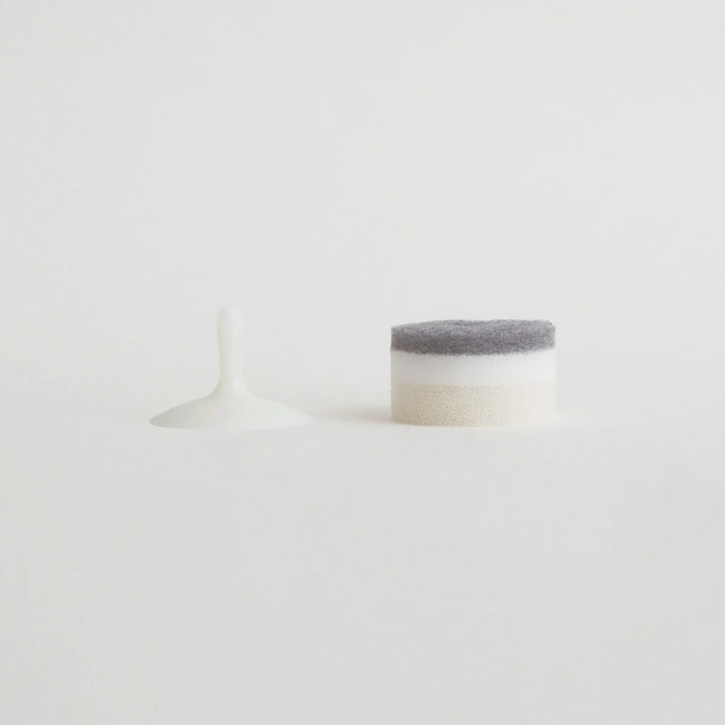 MARNA Bathroom Sponge with Suction Cup - Image 4