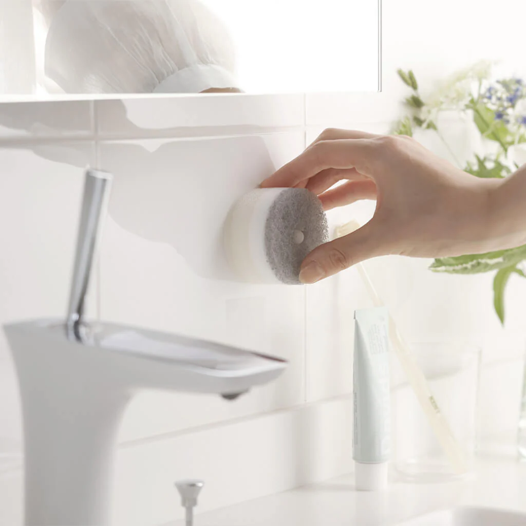 MARNA Bathroom Sponge with Suction Cup - Image 7