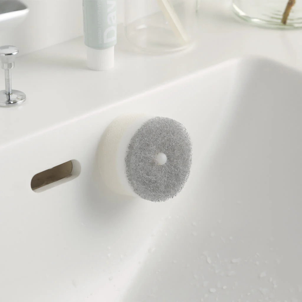 MARNA Bathroom Sponge with Suction Cup - Image 8