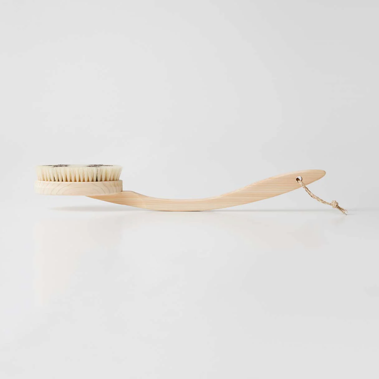 MARNA Body Brush with Curved Handle (Pig hair) - Image 5